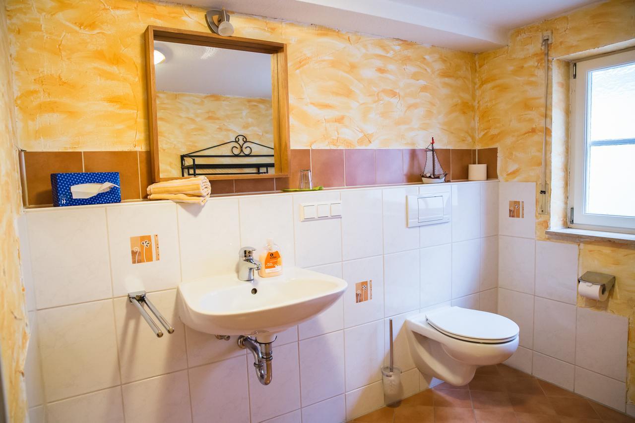 Landhotel Im Hexenwinkel Wiernsheim Exteriör bild