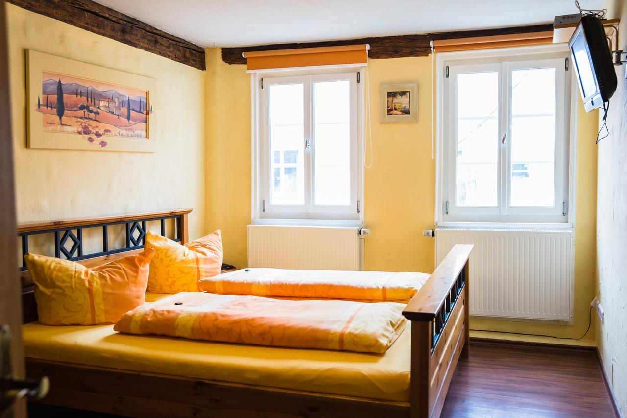 Landhotel Im Hexenwinkel Wiernsheim Exteriör bild